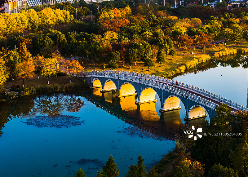 仙林湖秋色，江苏南京图片素材