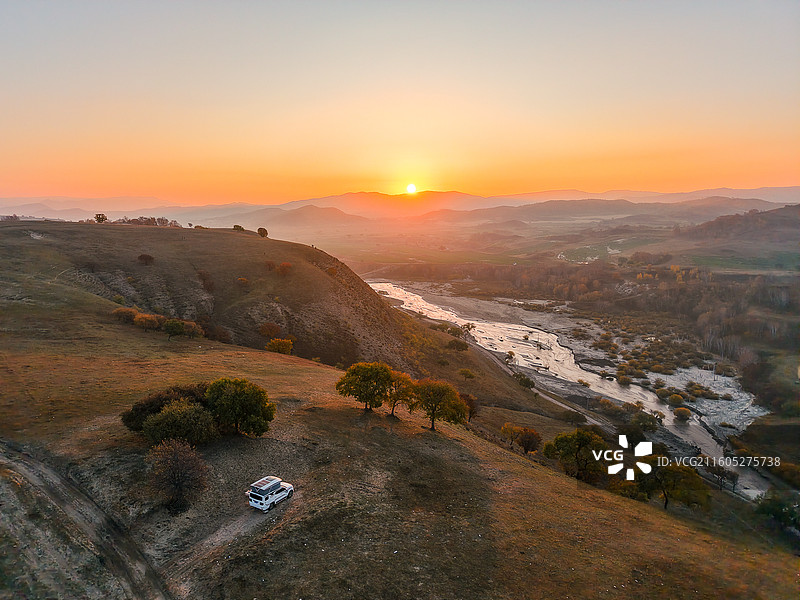 草原秋景日出风光图片素材