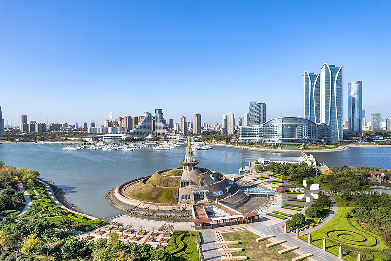 山东省日照市万平口世帆赛基地潮汐塔，喜来登酒店，国际财富中心图片素材