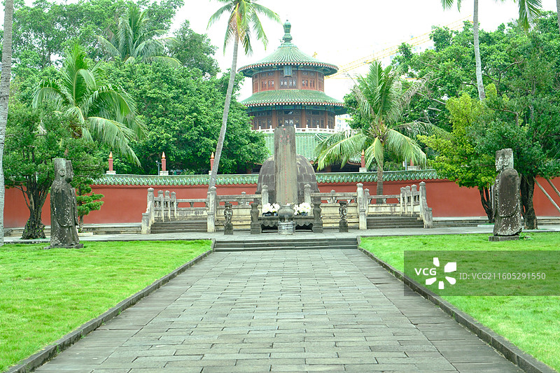 中国海南省海瑞文化公园海瑞墓园 ，海瑞墓园大门、神道、石像生、明海中介公谕祭碑、皇明敕葬碑图片素材