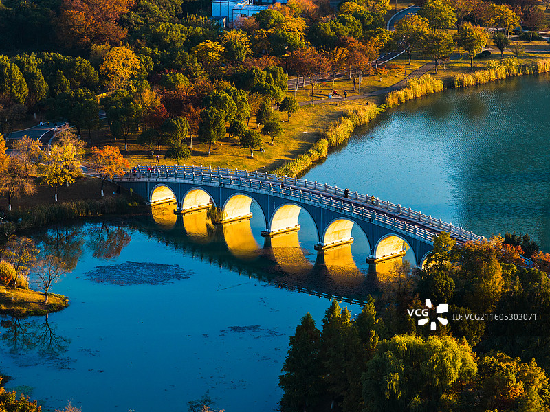 仙林湖秋色，江苏南京图片素材