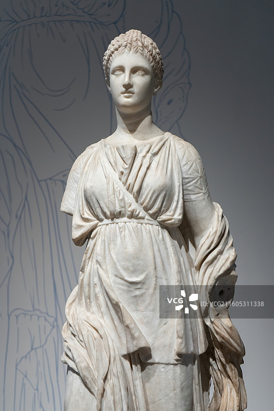 希腊国家考古博物馆藏阿尔忒弥斯雕像图片素材