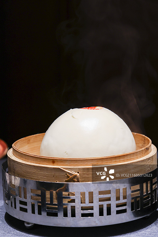 山东菜组图红烧鱼头海胆狮子头大馒头虾酱蒸海鲜海肠饭海鲜毛血旺凉拌大虾图片素材