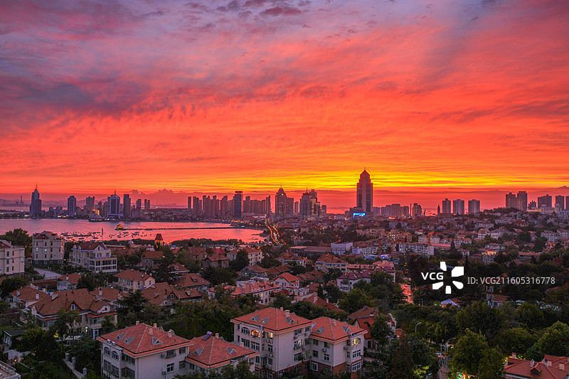 青岛 小鱼山 晚霞 日落图片素材