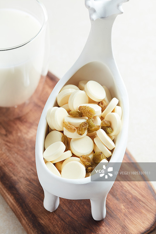 现磨豆浆豆奶配羊奶片图片素材