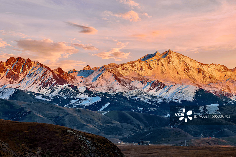 日照金山图片素材