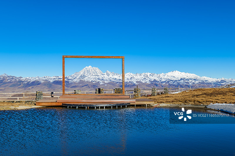 四川甘孜州雅拉雪山自然风光图片素材