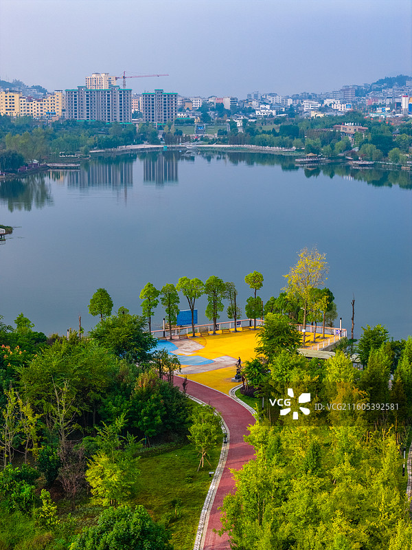 四川省凉山州雷波县乐水湖城市公园风光图片素材