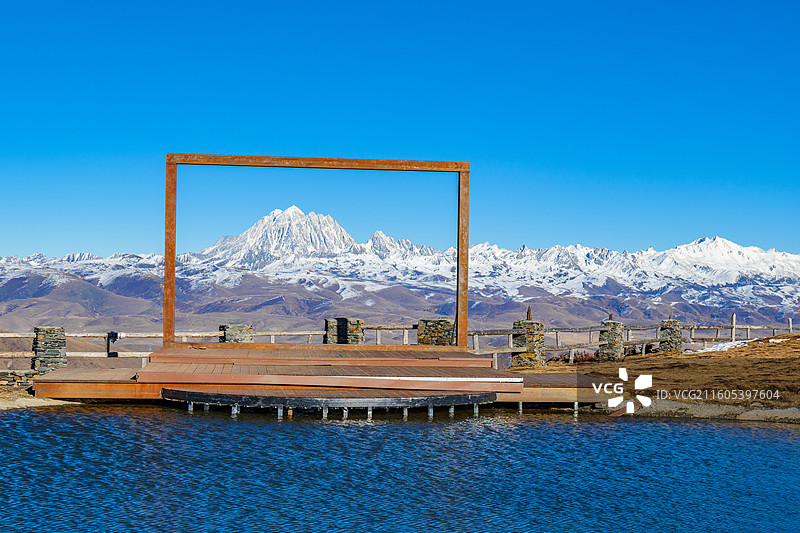 四川甘孜州雅拉雪山自然风光图片素材