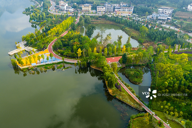 四川省凉山州雷波县乐水湖城市公园风光图片素材
