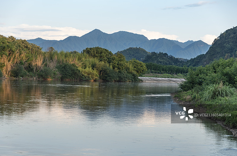 江西鹰潭龙虎山泸溪河图片素材