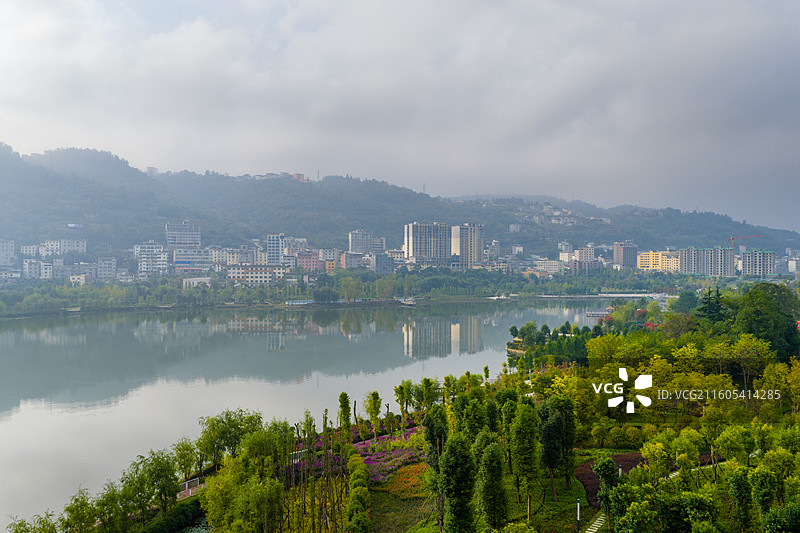 四川省凉山州雷波县乐水湖城市公园风光图片素材