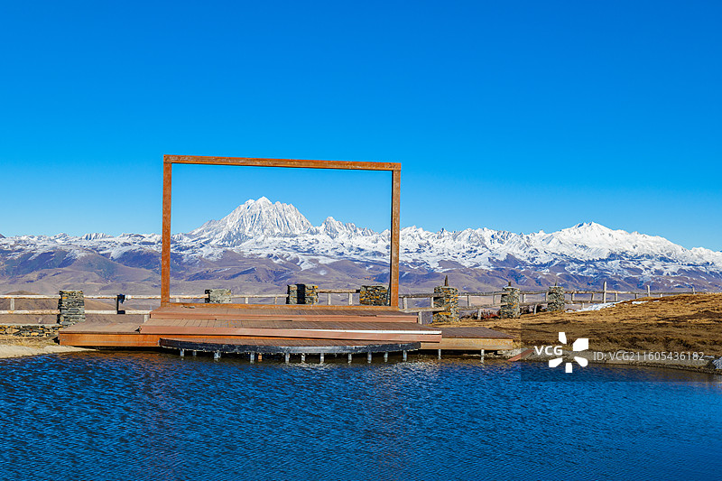 四川甘孜州雅拉雪山自然风光图片素材
