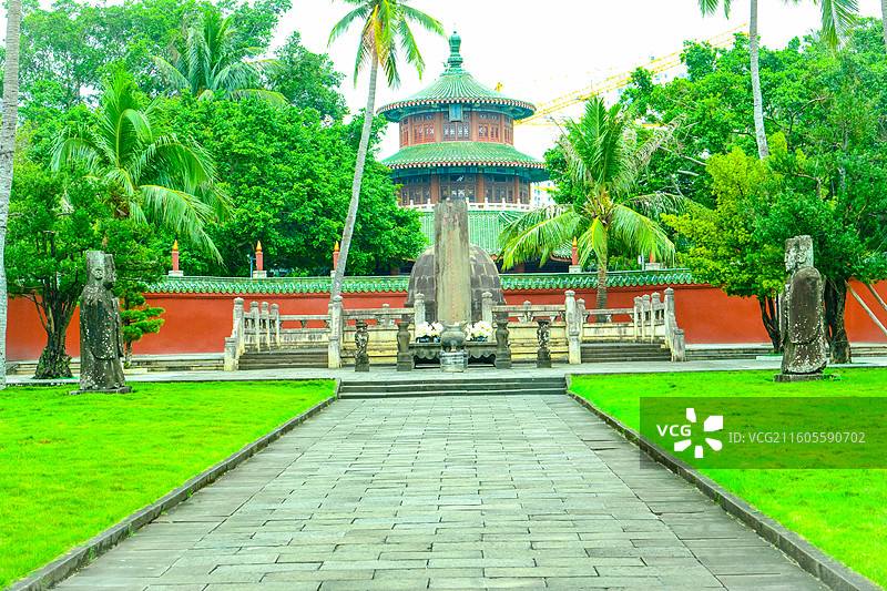 中国海南省海瑞文化公园海瑞墓园 ，海瑞墓园大门、神道、石像生、明海中介公谕祭碑、皇明敕葬碑图片素材