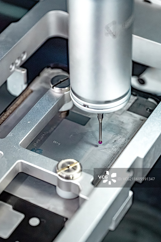 海克斯康 数控机床模具测量 手机壳多传感器三坐标检测复合视觉定位 多轴接触式扫描 松江科技城图片素材