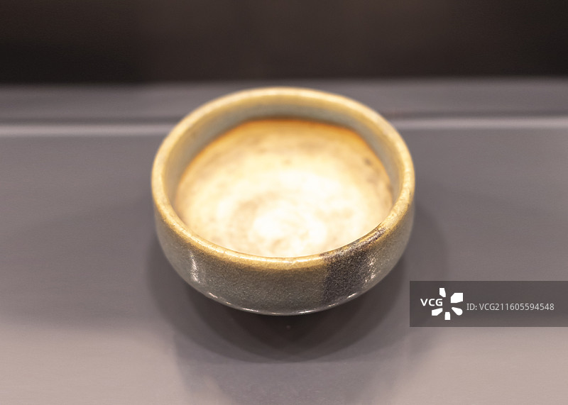 钧窑天蓝釉直口碗 元 1974年三河市张白塔墓葬 廊坊博物馆图片素材