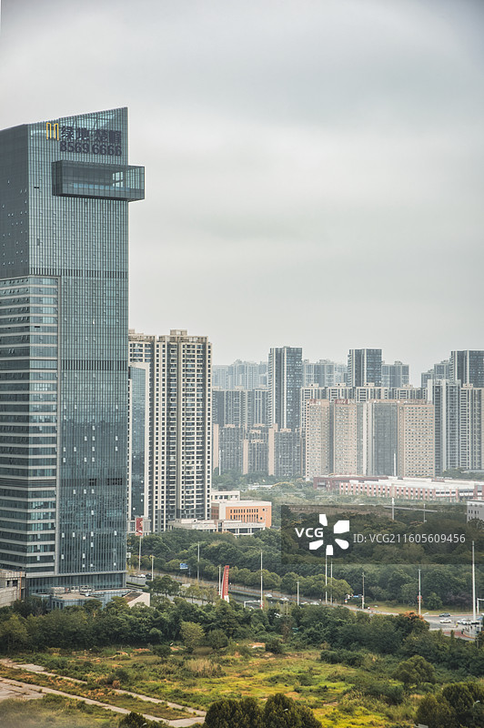 中国超大城市长沙市大型交通公共设施长沙南站高视角建筑景色图图片素材