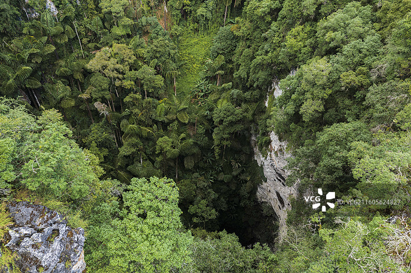 云南临沧天坑图片素材