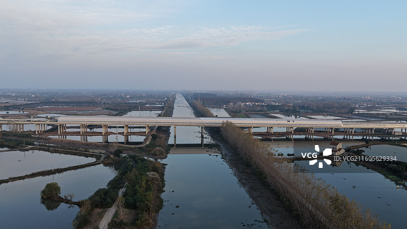 湖北武汉双柳长江大桥新洲江段万里长江建起收个鸟类声屏障图片素材