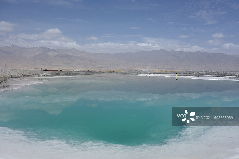 青海省大柴旦翡翠湖图片素材