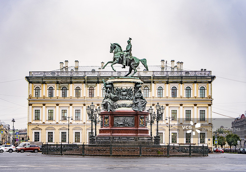 俄罗斯圣彼得堡伊萨基辅广场的尼古拉一世纪念碑图片素材