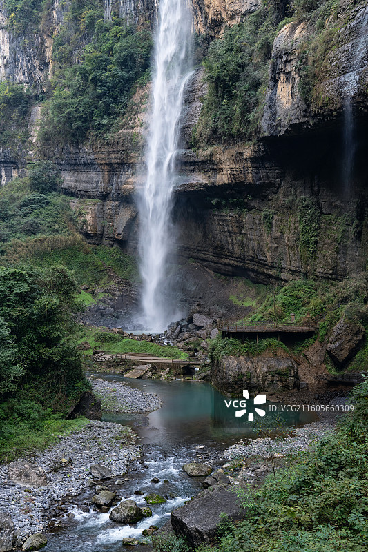 山谷飞瀑-恩施云龙河地缝图片素材