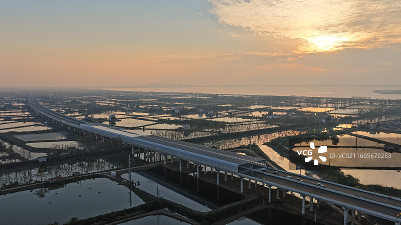 湖北武汉双柳长江大桥新洲江段万里长江建起收个鸟类声屏障图片素材