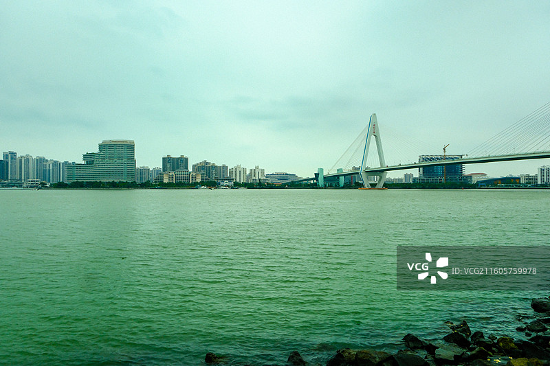 中国海南省海口市海口湾海口世纪公园，海口世纪大桥，海口云洞图书馆，图片素材