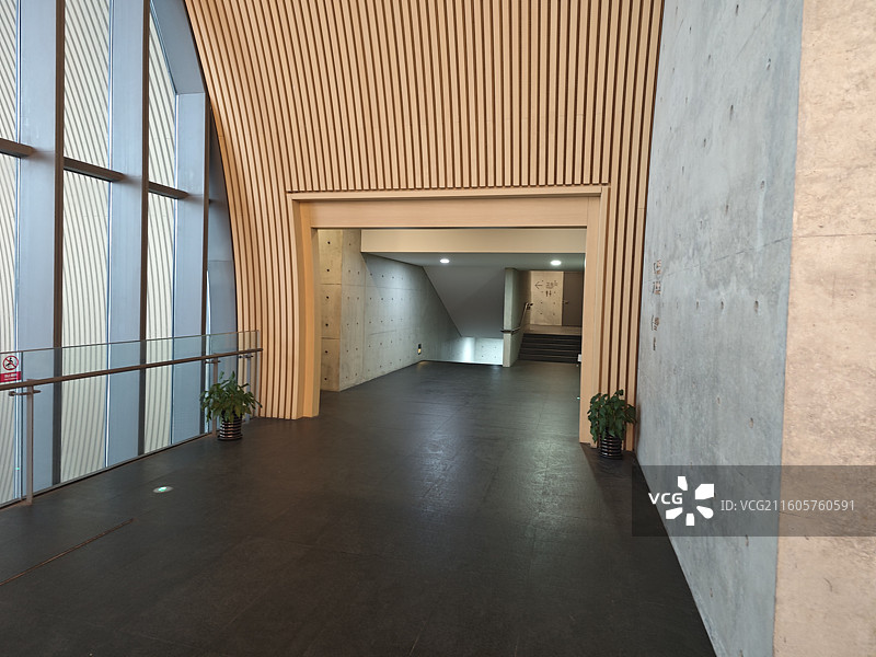 上海保利大剧院室内装修豪华木质灯光安藤忠雄设计图片素材