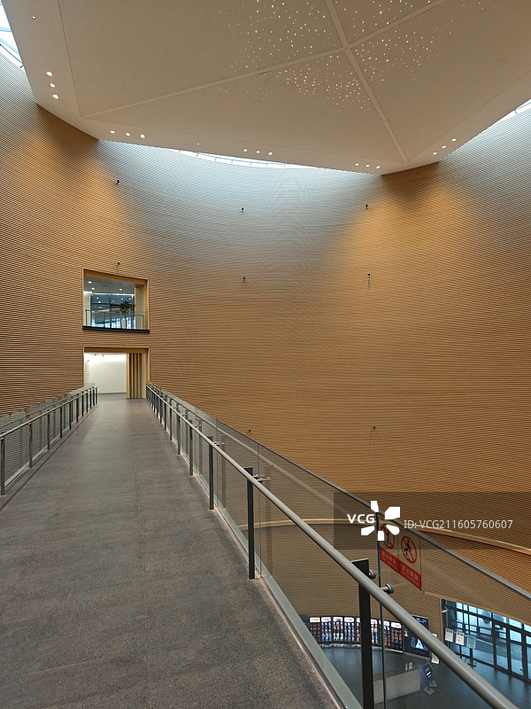 上海保利大剧院室内装修豪华木质灯光安藤忠雄设计图片素材