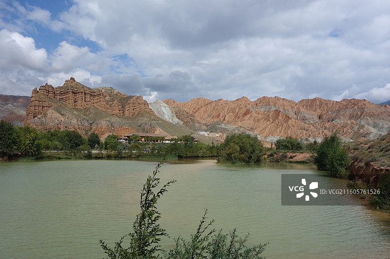 青海省海南州贵德县贵德丹霞阿什贡丹霞图片素材