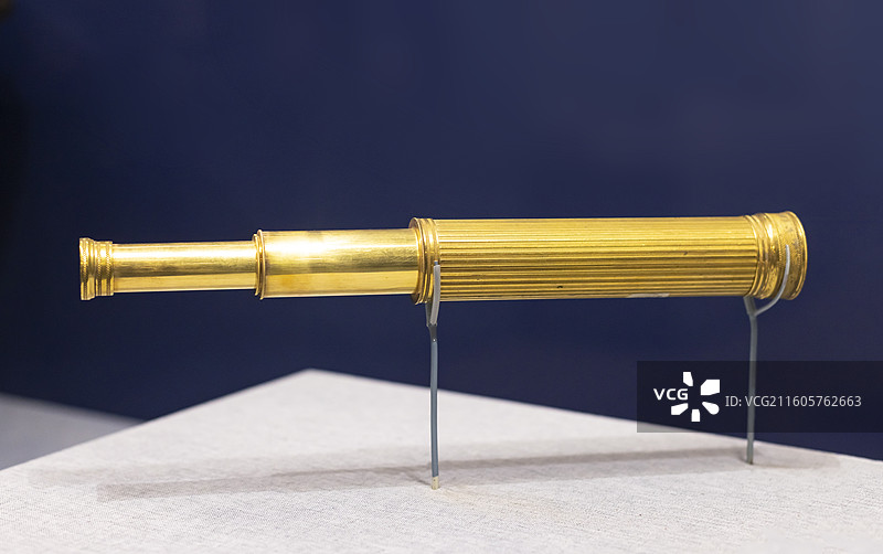 铜镀金望远镜 清 18世纪英国伦敦吉尔伯特父子公司制造 中国国家博物馆图片素材