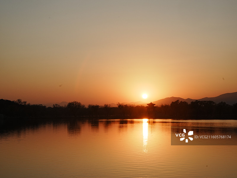 颐和园初冬落日美景图片素材
