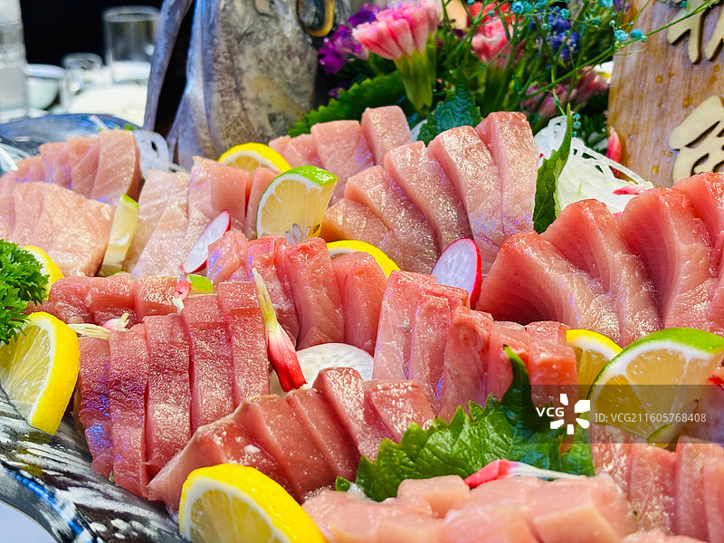 金枪鱼刺身拼盘图片素材