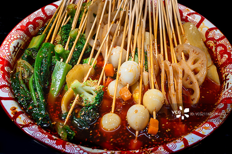 中国四川传统名小吃乐山红油钵钵鸡图片素材