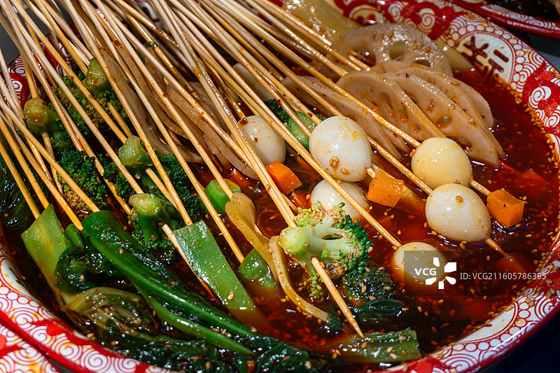 中国四川传统名小吃乐山红油钵钵鸡图片素材