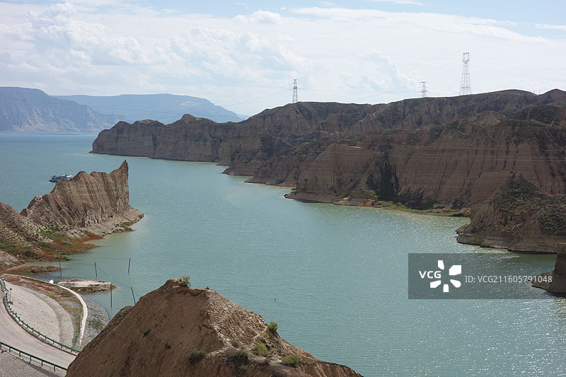 青海省海南州共和县龙羊峡土林地质公园龙羊峡水库：神驼问佛图片素材