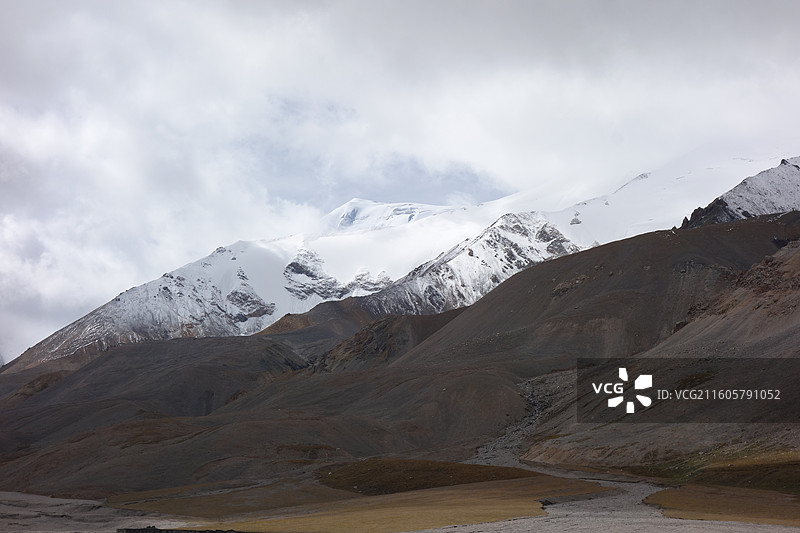 青海省果洛州玛沁县阿尼玛卿雪山阿尼玛卿神山图片素材