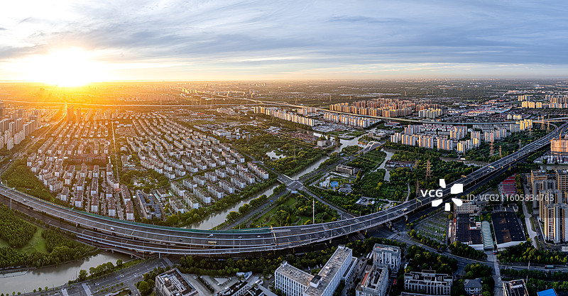 航拍张江科学城日出 中环路申江路 玉兰香苑张衡公园川杨新苑 张江高科技产业园 马家浜 浦东开发开放图片素材