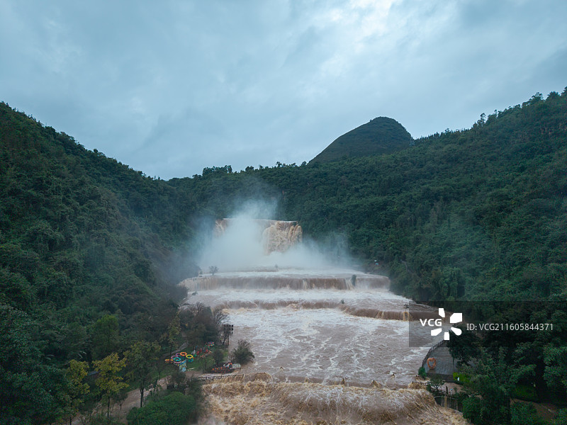 航拍曲靖罗平九龙瀑布图片素材