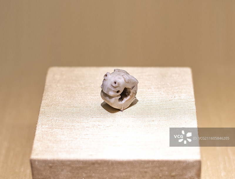 龙形饰 新石器时代 肖家屋脊文化 湖北天门罗家柏岭出土 中国国家博物馆图片素材