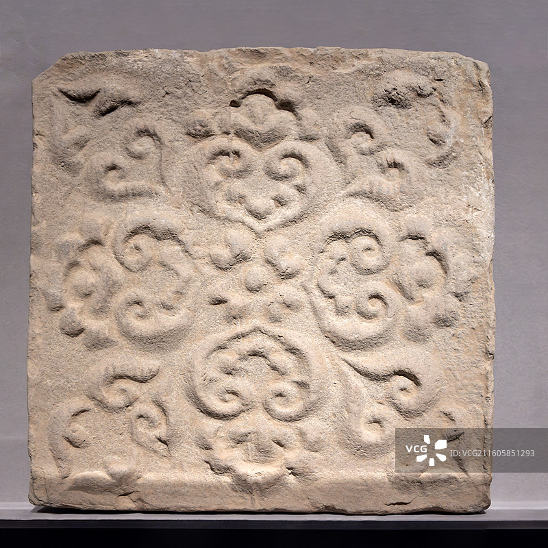 中国美术馆-墨韵文脉-甘肃丝路艺术珍品展-云头莲花纹砖-唐-敦煌研究院藏图片素材