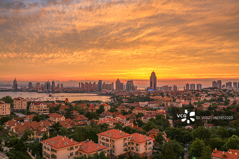 青岛 小鱼山 晚霞 日落图片素材