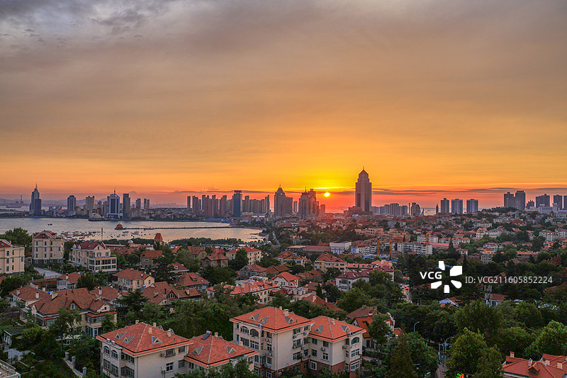 青岛 小鱼山 晚霞 日落图片素材