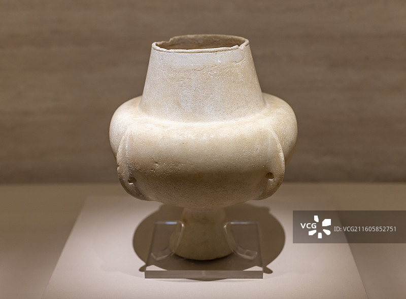 坎迪拉式精工大理石罐 早期基克拉迪文化一期 基克拉迪群岛的帕罗斯岛 希腊国家考古博物馆图片素材