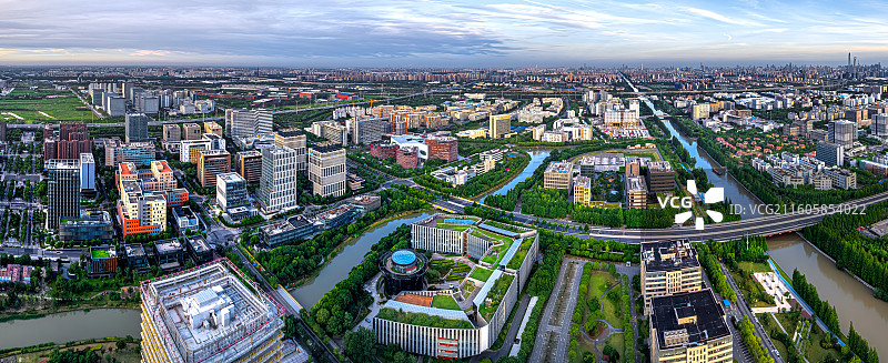 航拍张江科学城海豚湾 川杨河金科路 诺华园区惠生大厦 火炬莲花科创园 张江高科技产业园 浦东开发开放图片素材