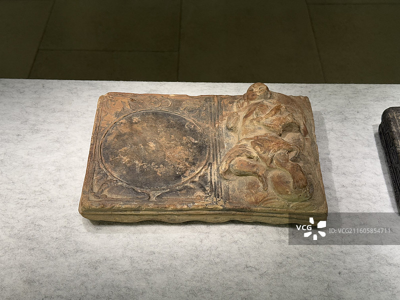 王祥卧冰求鲤石砚，明代，山西考古博物馆图片素材