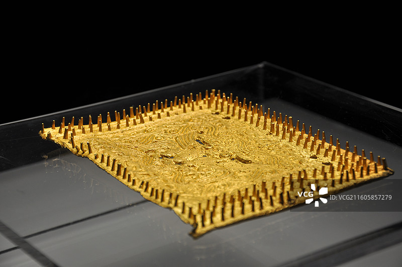 隋代双鸟纹金方奇（宁夏博物馆）图片素材