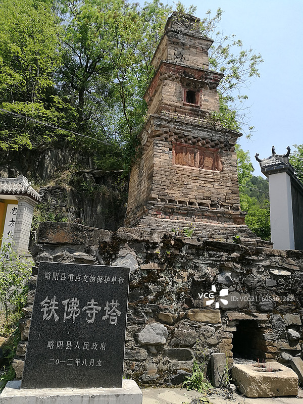 陕西省陕南汉中市略阳县白水江镇铁佛寺塔图片素材