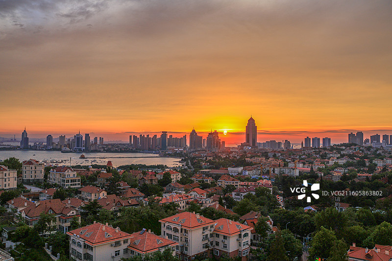 青岛 小鱼山 晚霞 日落图片素材